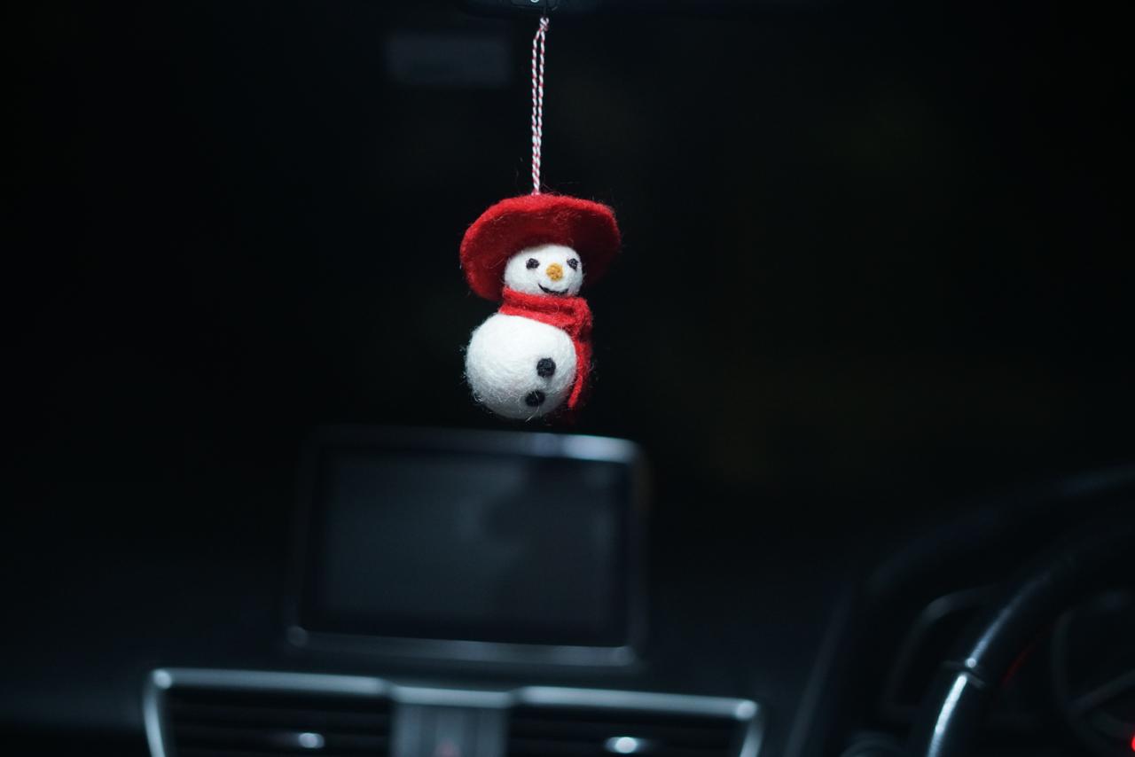 Handmade Felt Snowman Christmas Ornament – Red Hat & Scarf 🎄